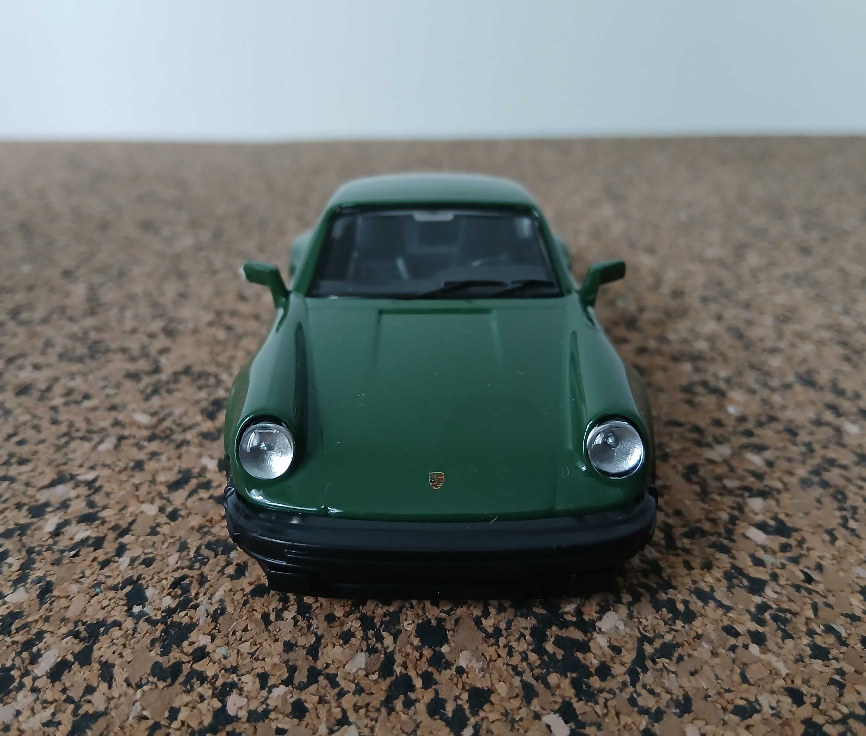 Miniatura Porsche 911 Turbo 3.3 (escala 1:36)