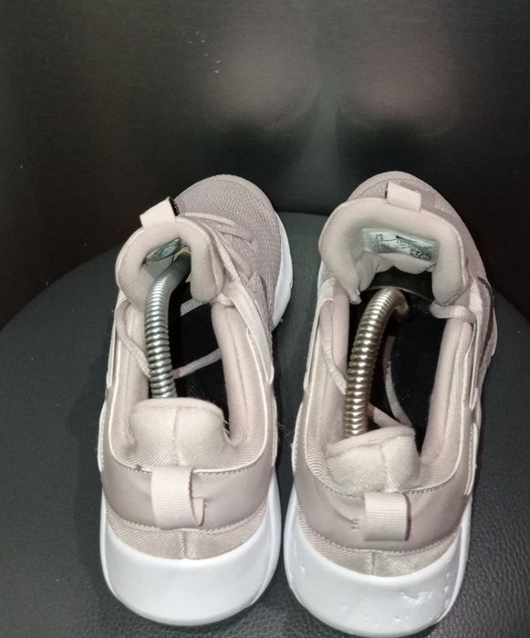 Кросівки фірми Nike ( Training) 38.5 розміру