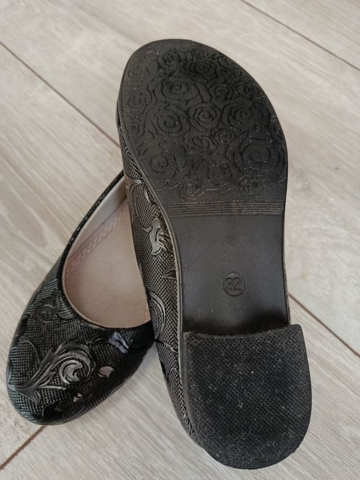 Туфлі на підборах,на дівчинку