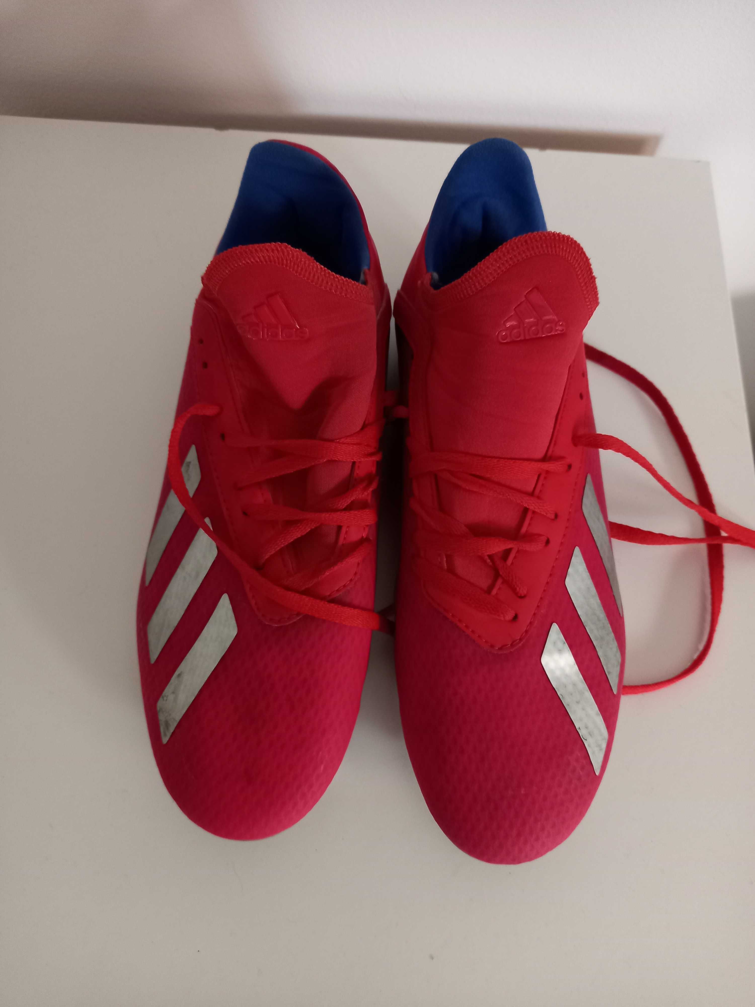 Chuteiras Adidas  vermelho