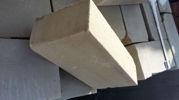 Цегла червона, біла, вогнетривка