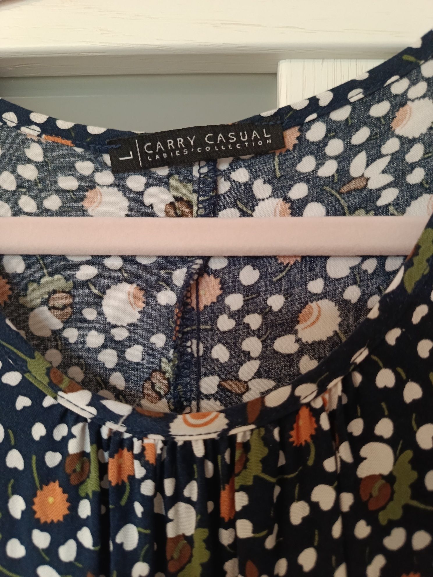 Sukienka L M carry midi wiskoza kwiatowy print jak Reserved