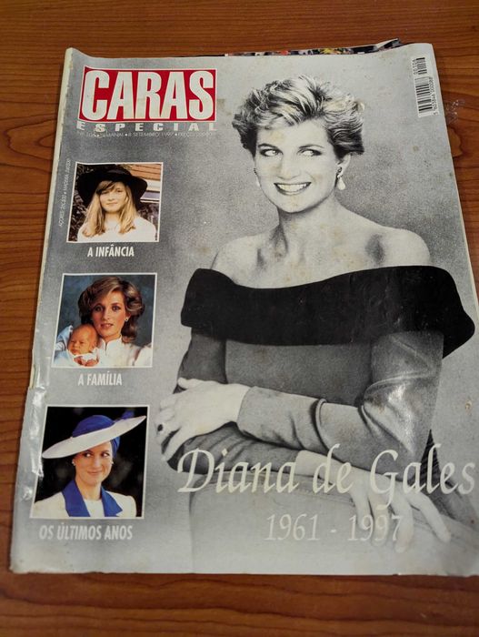 Revistas vintage com destaque da Diana.