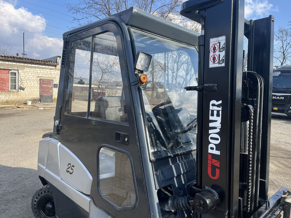 Вилочний навантажувач GT Pover 2.5t 2018