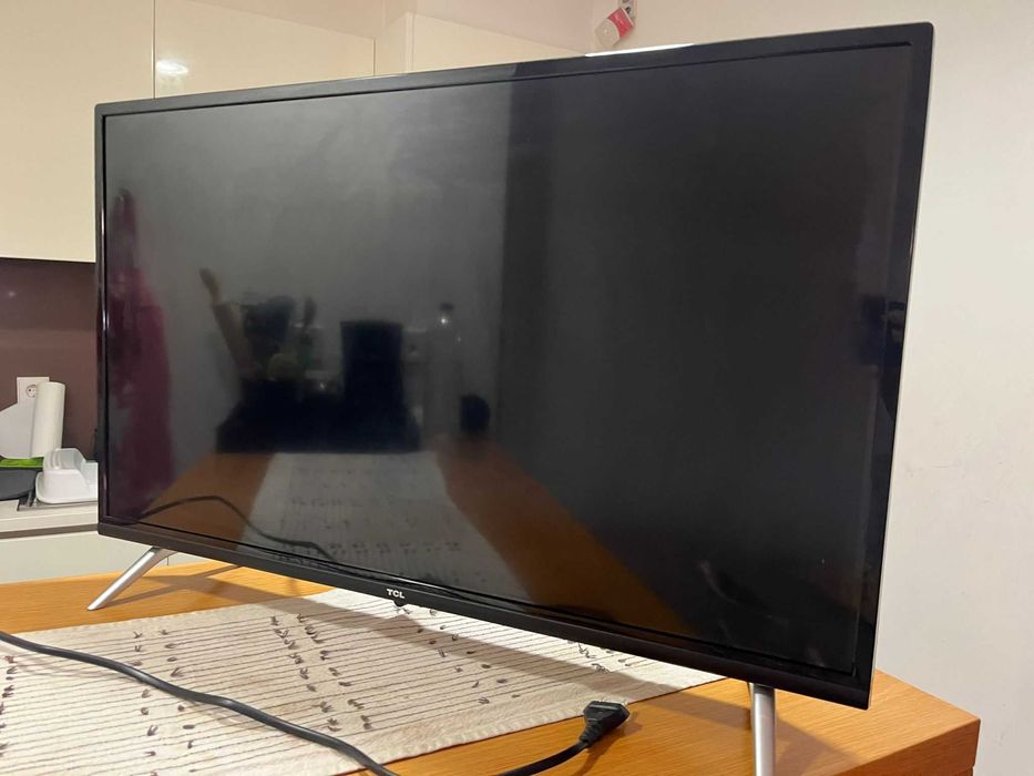 TV TCL 32D4300 LED 32’’ (81 cm) HD Ready (Usada em perfeito estado)