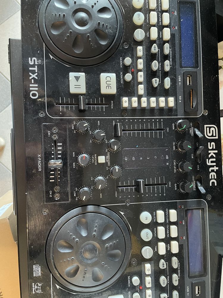 Mikser muzyczny Skytec STX-110
