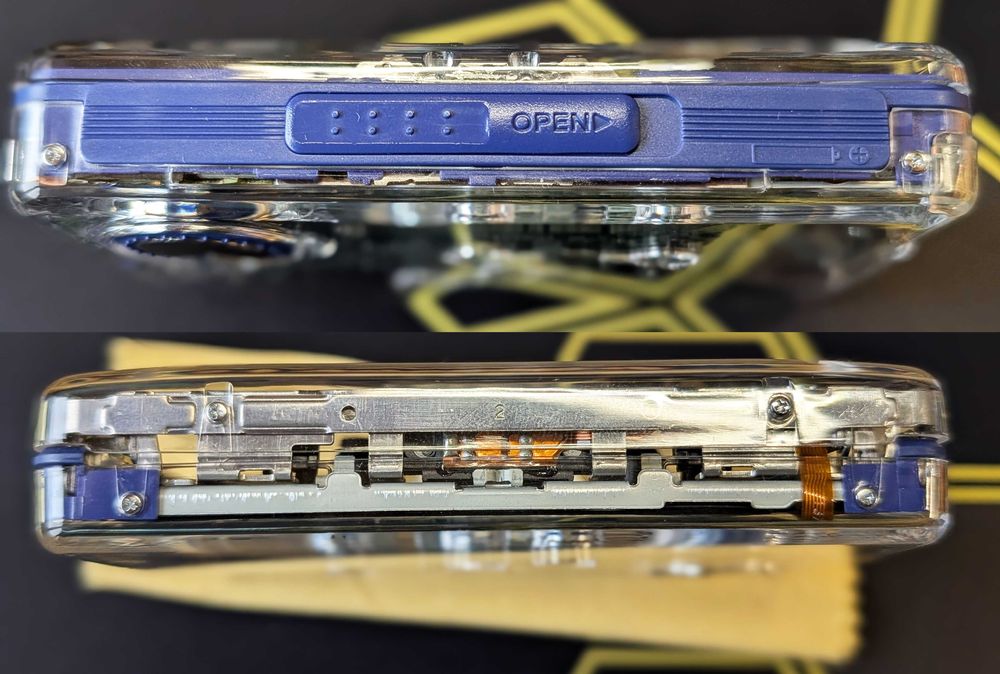 Касетний плеєр Sony Walkman WM-EX 631 в прозорому корпусі