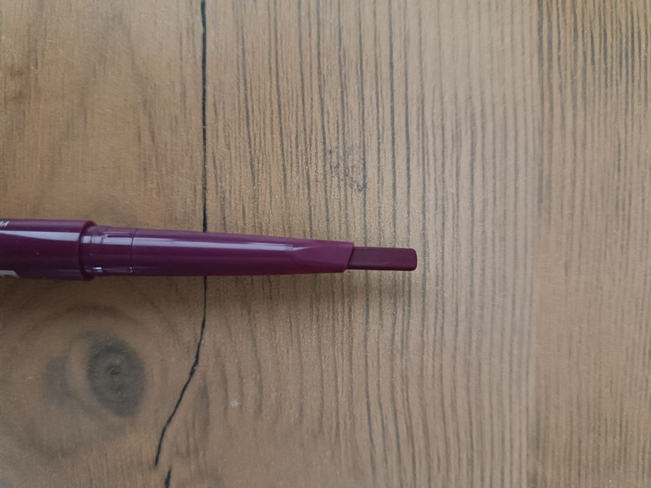 Buxom konturówka powiększająca usta