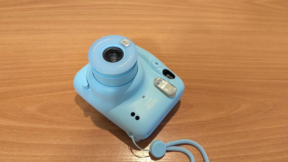 Камера миттєвого друку Fujifilm Instax Mini 11 Sky Blue (16655003)
