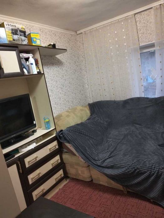 Частина будинку з окремим двором на Юрівці!