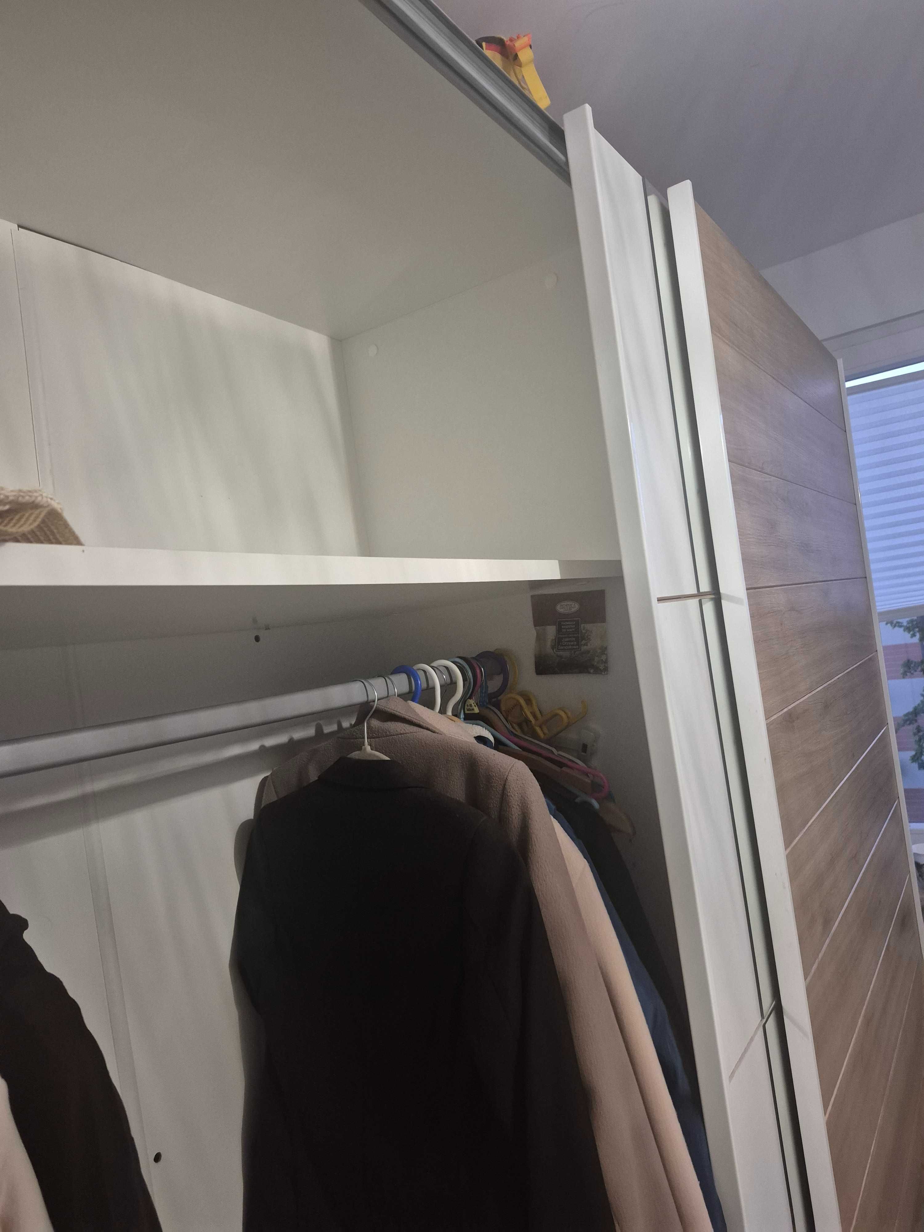 Szafa z lustrem z przesuwnymi drzwiami pojemna 220 cm