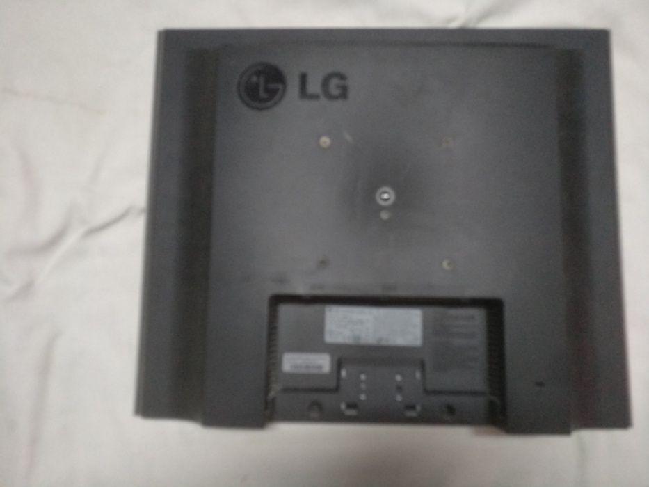 Монитор LG FLATRON L1932S