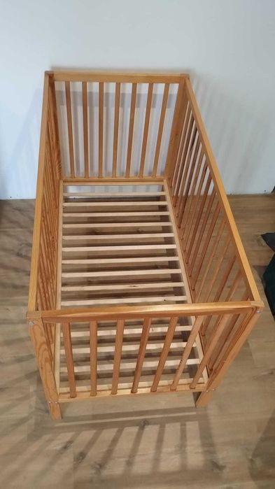 Sprzedam łóżeczko dziecięce