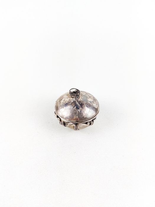 Cukiernica HEFRA konwalie Plater