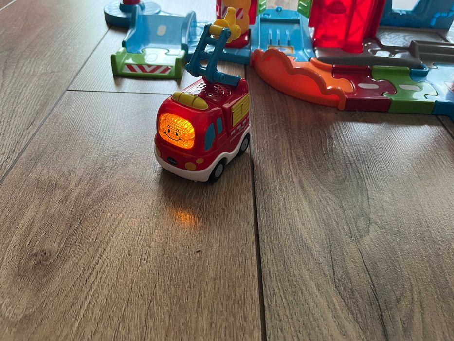 vtech tut tut autka, remiza strażacka 60813