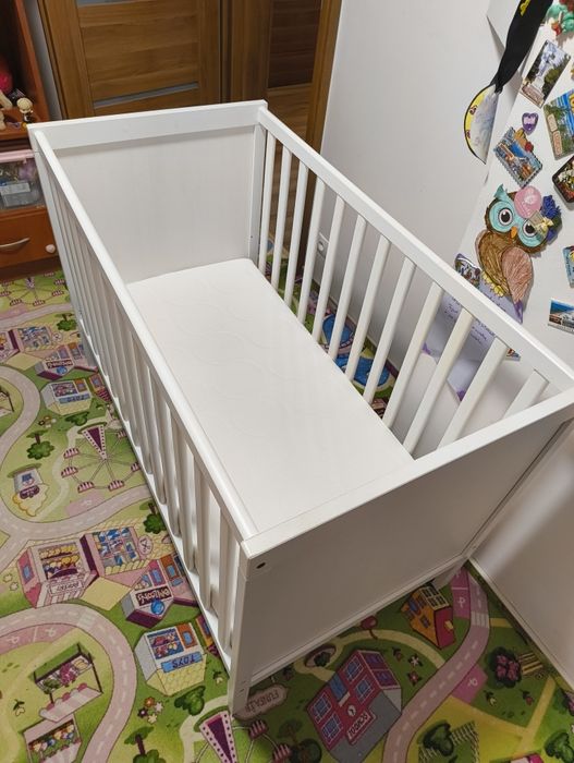 Sundvik łóżeczko dziecięce 120x60 z materacem JATTETROTT