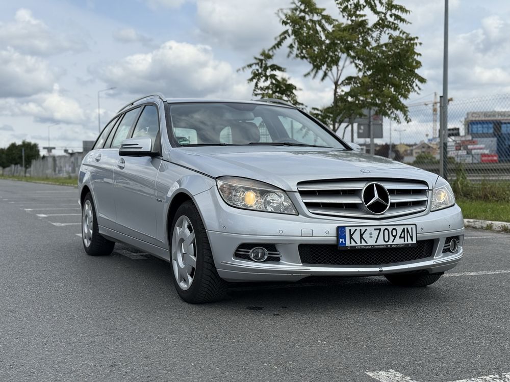 Mercedes-Benz C180 Avantgarde 1.8T CGI Benzyna 156KM Automat z Niemiec