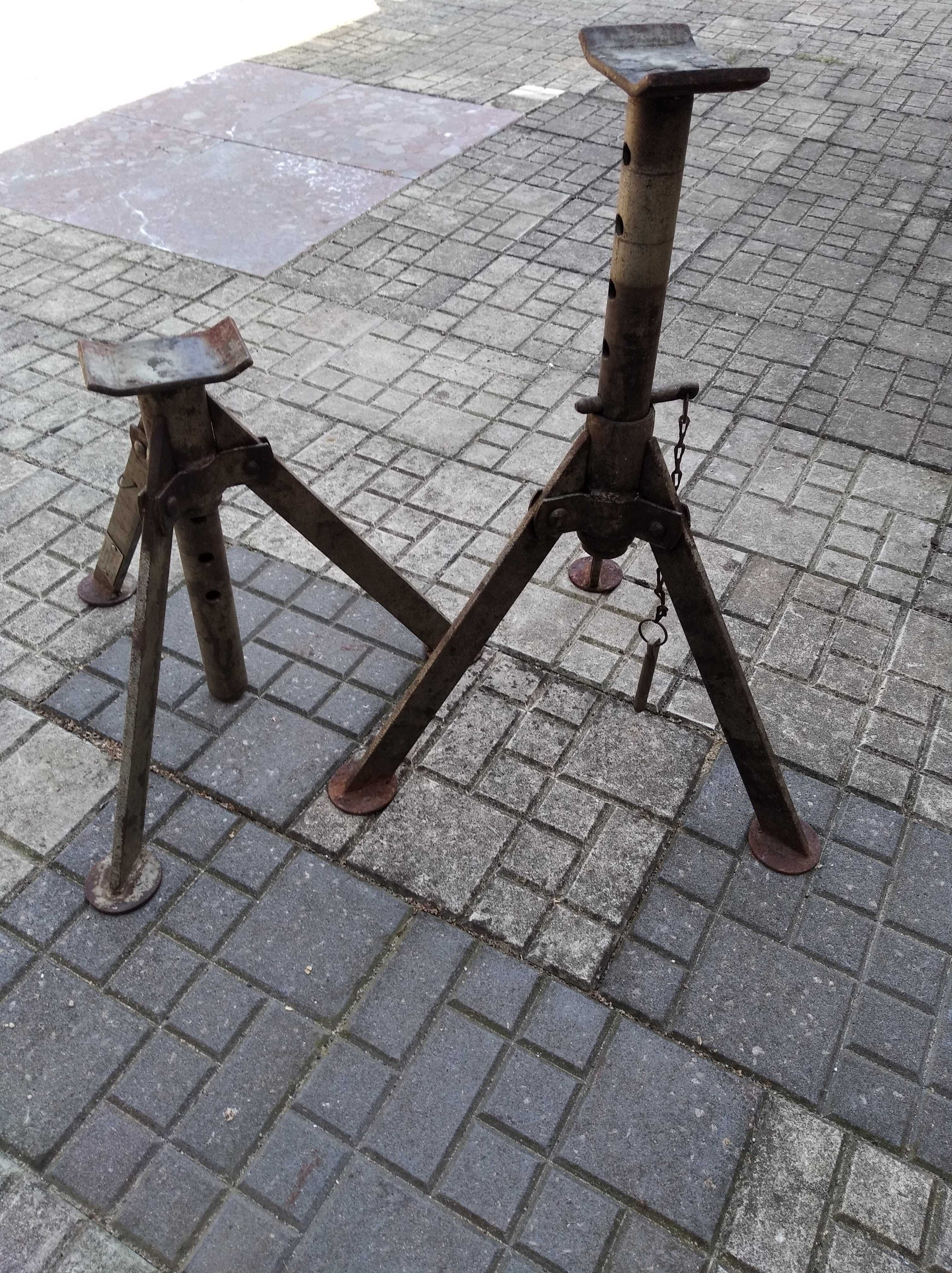 Podstawki pod samochód osobowy (kobyłki) + klucz do kół