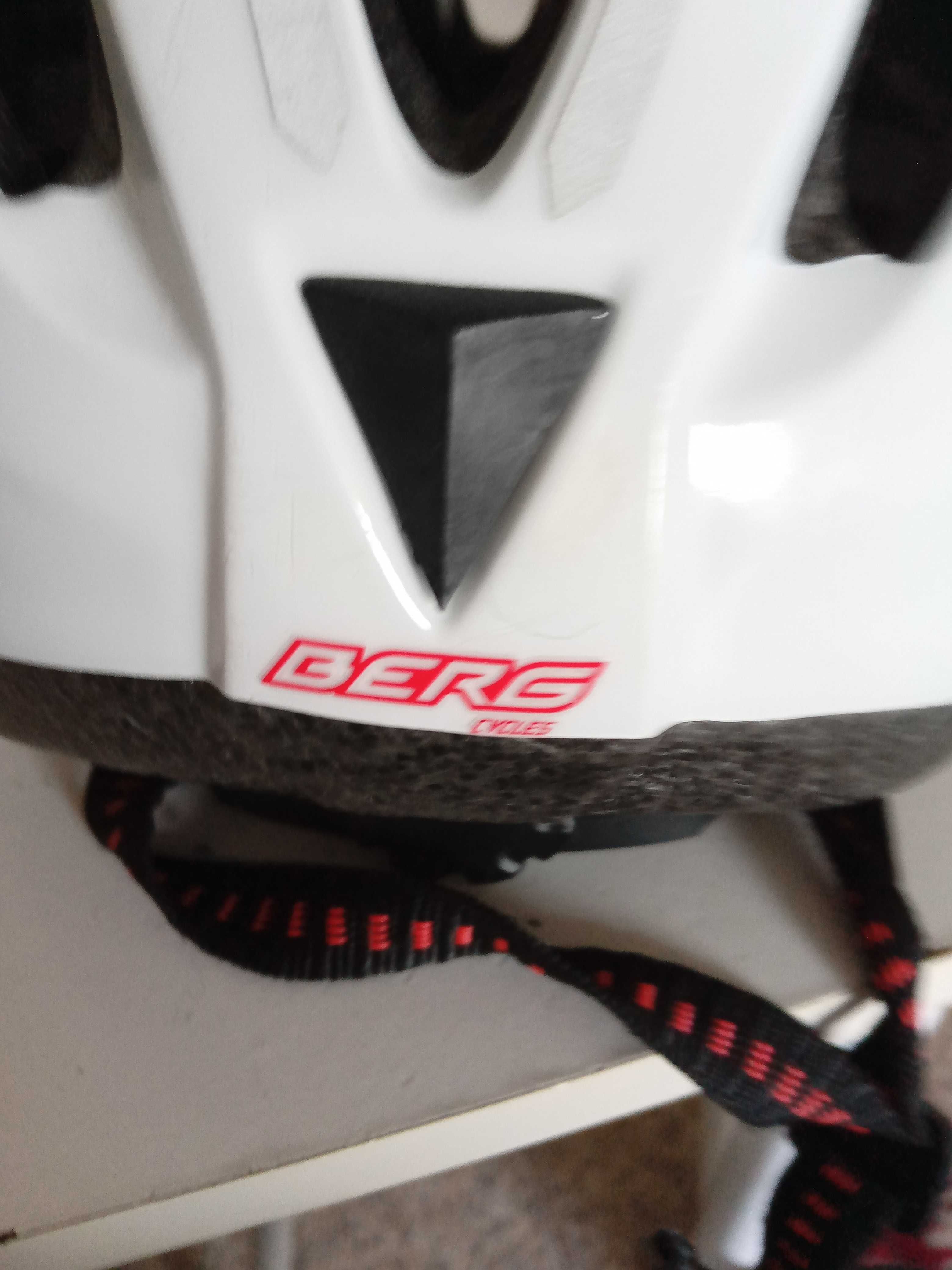 Capacete branco para criança