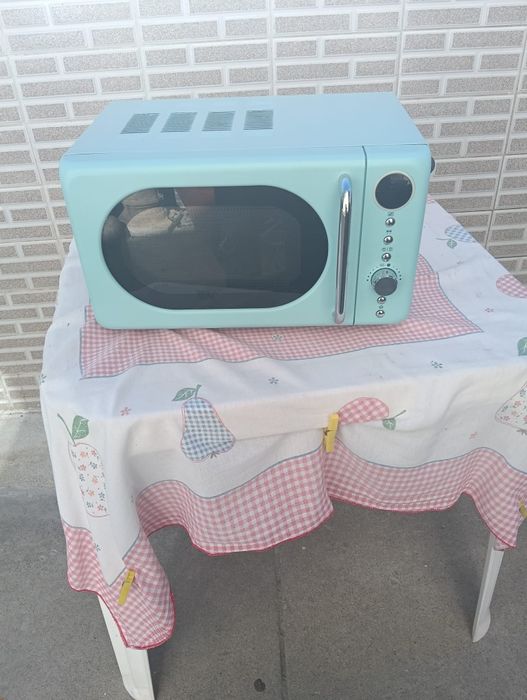 Microondas em azul