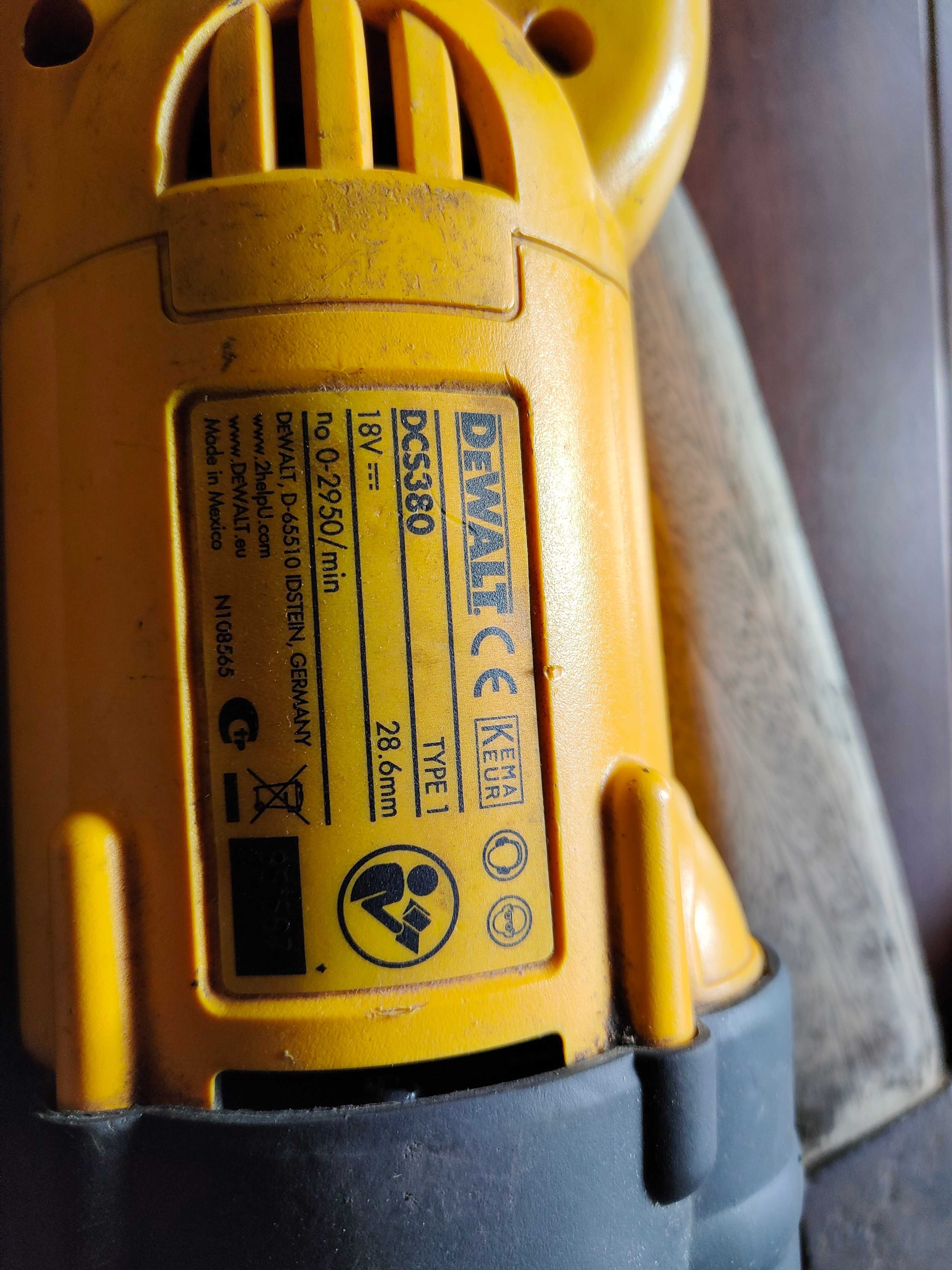 Dewalt Piła szablista lisi ogon dcs380