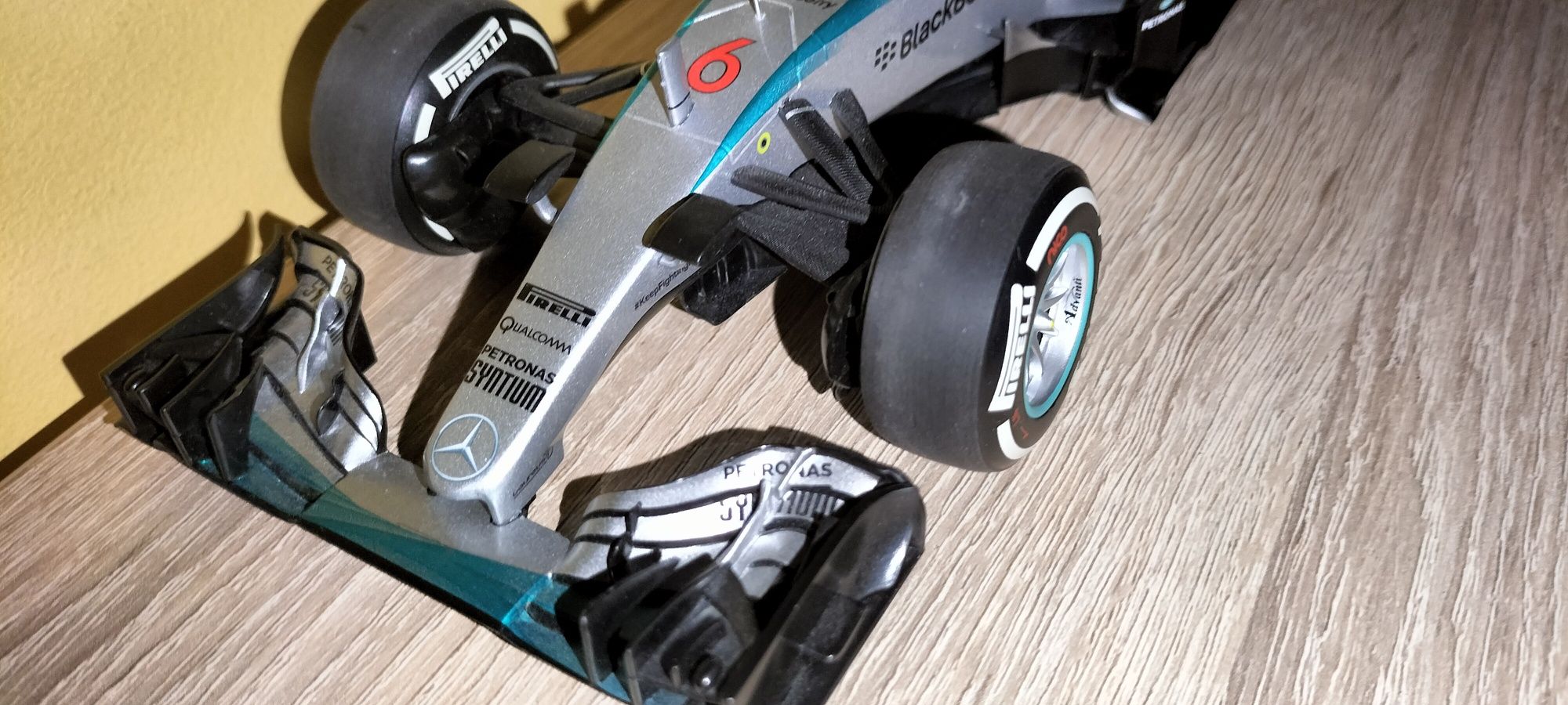 F1 Mercedes W06 1:18 Nico Rosberg Minichamps