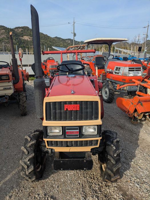 Traktor Yanmar F16D – mocny i kompaktowy traktor 4×4