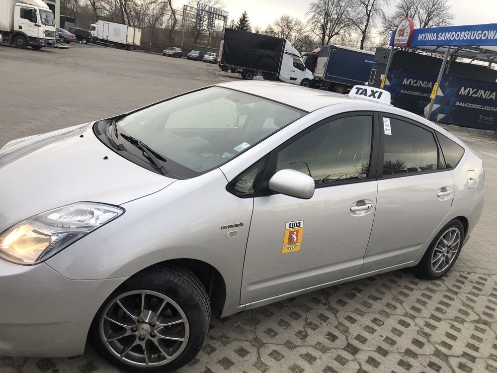 Taxi praca Оренда авто toyota prius