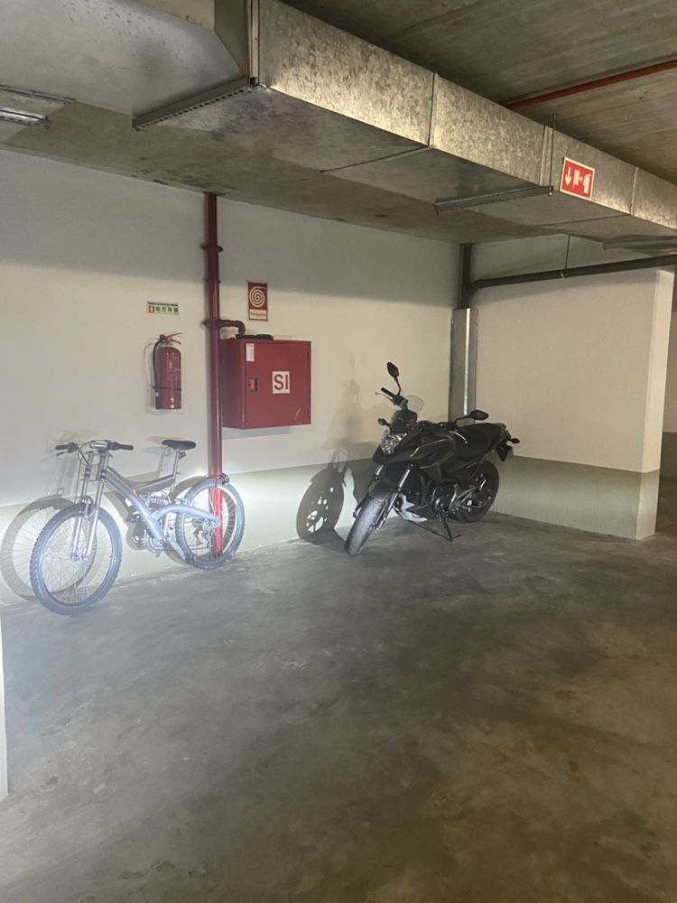 Estacionamento p/ motas - Praça de Espanha