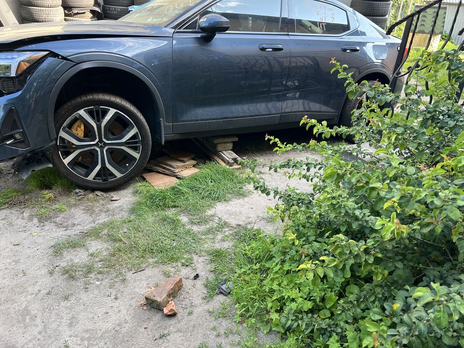 Двері Polestar 2