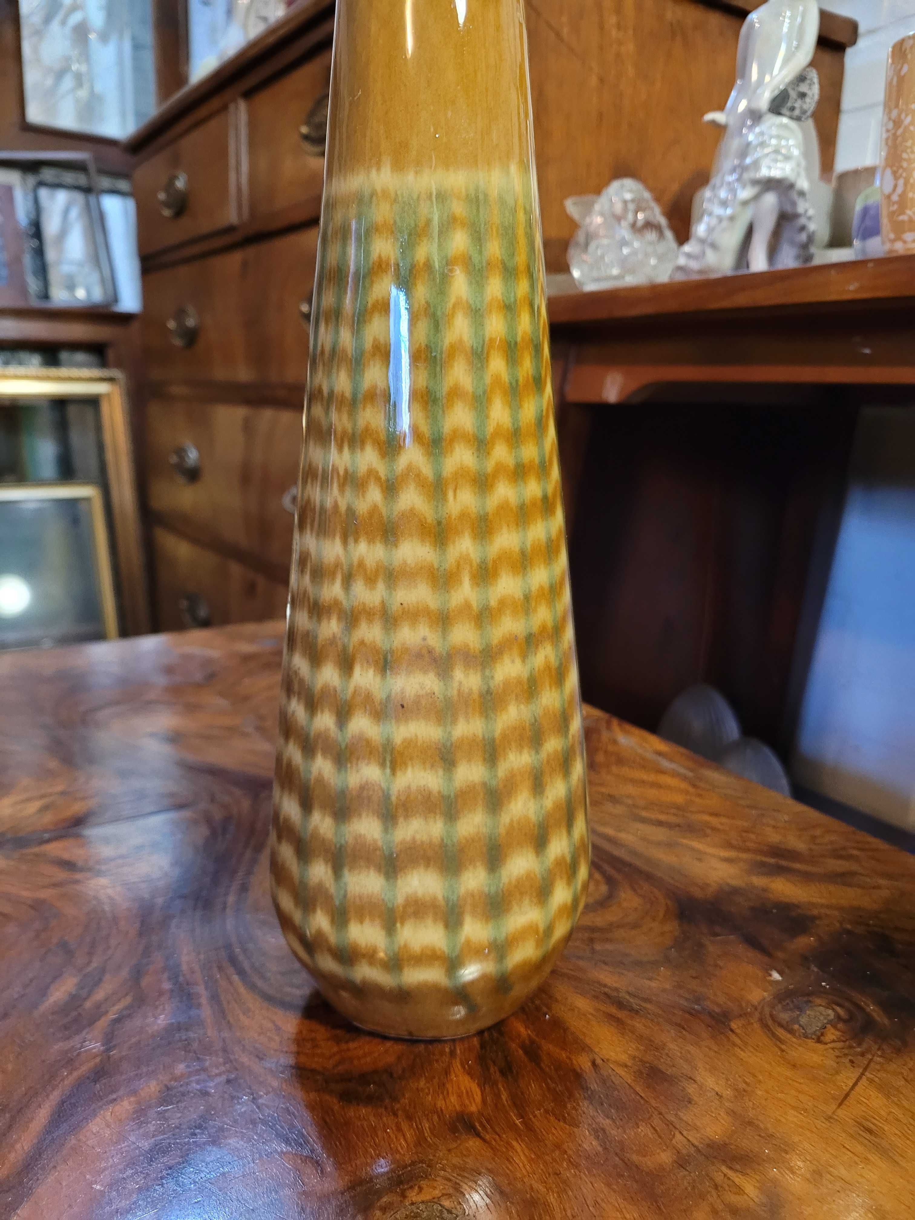 Stary ceramiczny wazon z epoki PRL