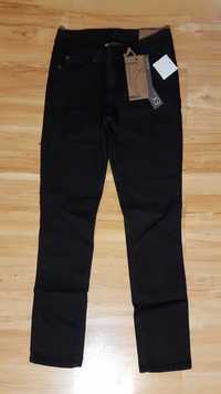 nowe spodnie jeansy W27 L30 czarne S 36
