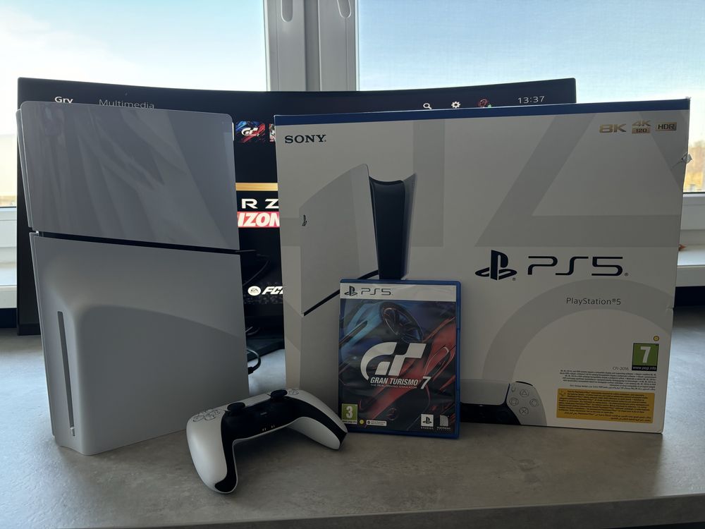 Ps5 slim z napedem, uzywana 5 miesiecy