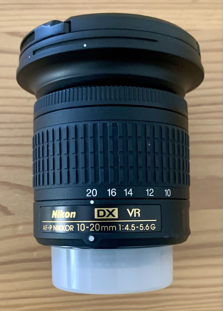 Nikon D5600 + 4 objetivas