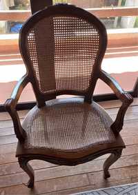 Cadeira estilo Luis XV em palhinha