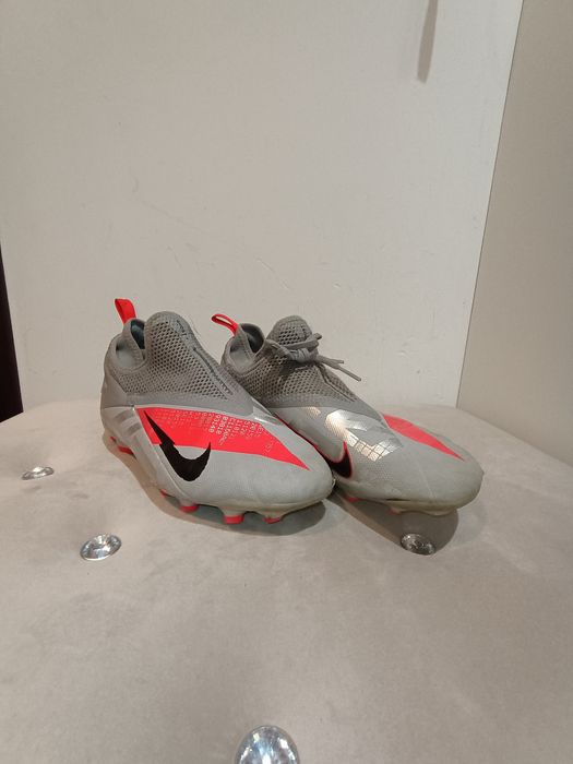 Srebrne korki piłkarskie nike Jr phantom VSN 2 academy