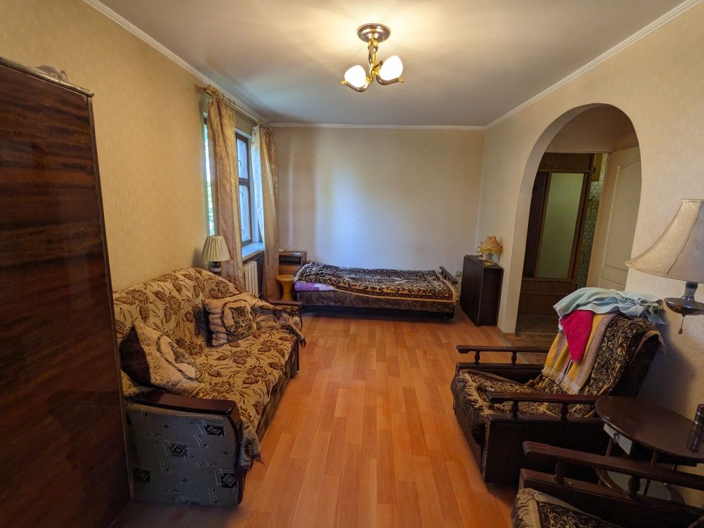 Продам 1 кімнатну квартиру на Зеленій