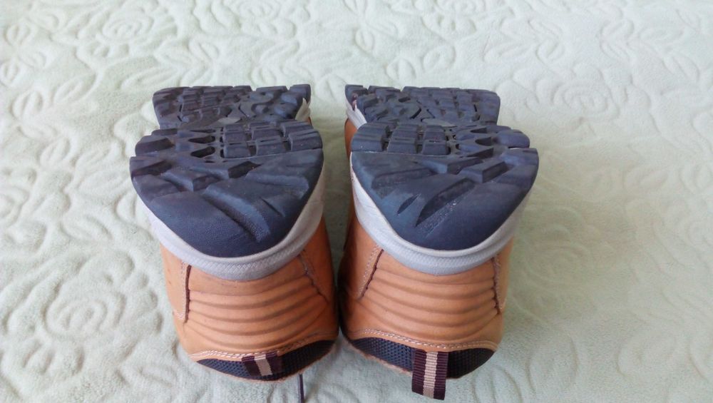 Трекинговые ботинки р39.