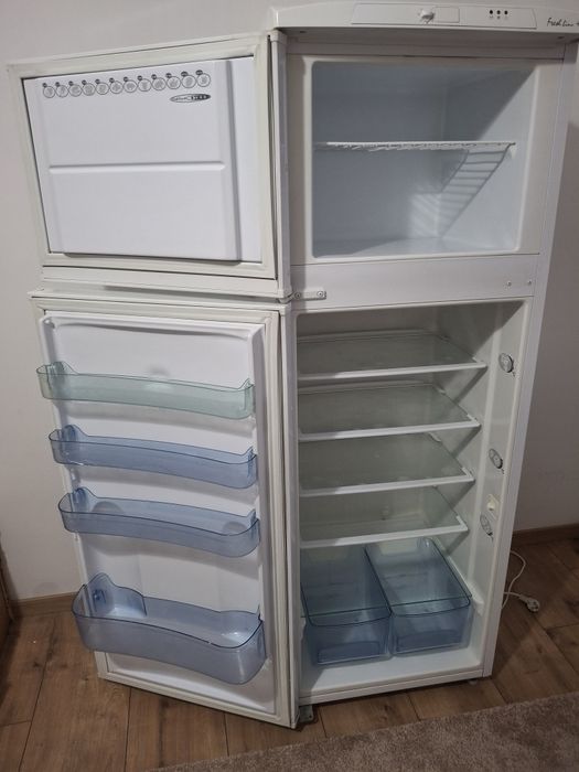 Amica AZC4103P – lodówka 240 l, klasa A, w dobrym stanie