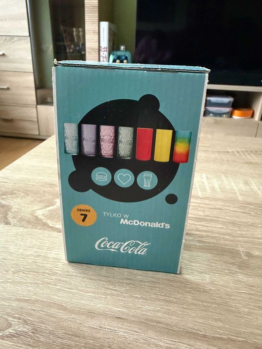 szklanka niebieska przezroczysta od coca-cola mcdonald 2025