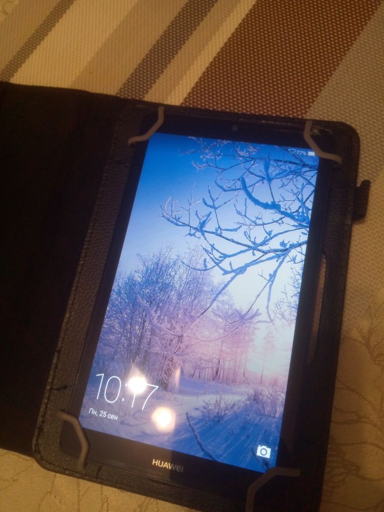 Планшет Huawei media pad + чехол книжка