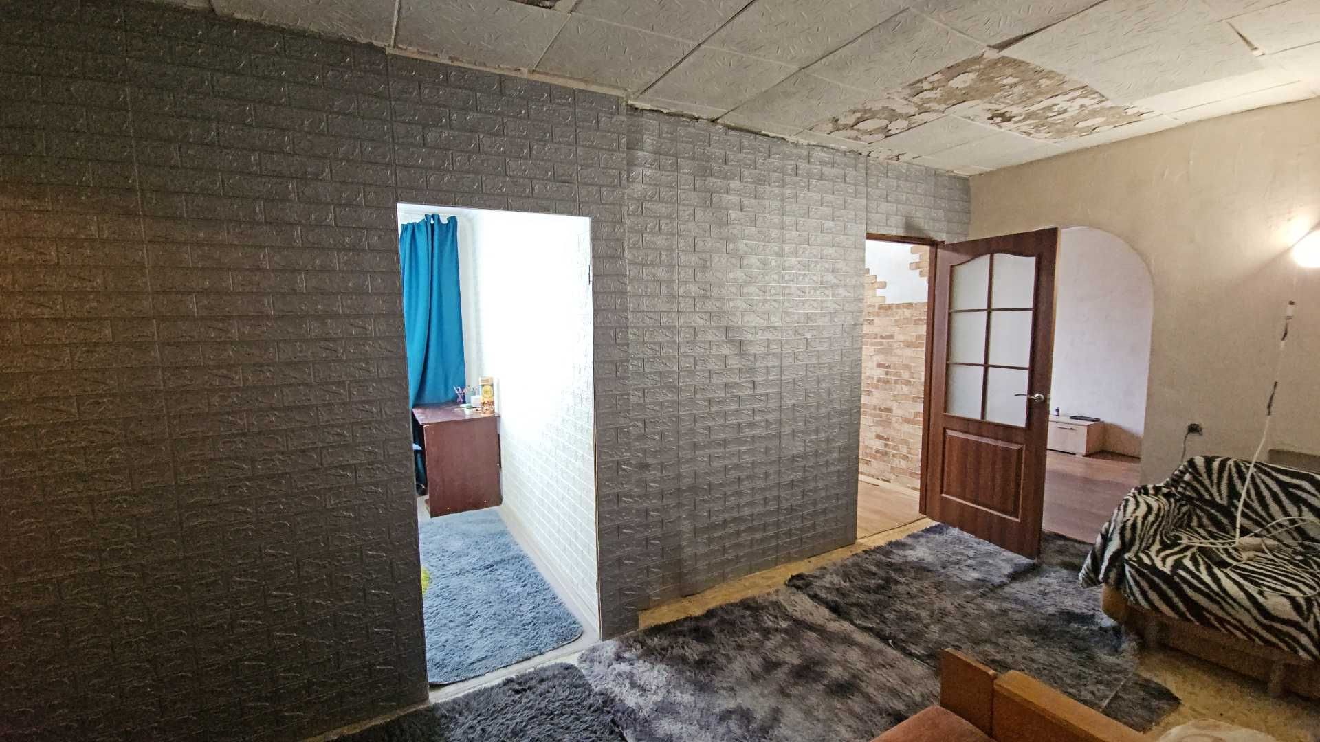 шість “6” кімнат квартира 102 кв.м. загальна площа - є відео огляд