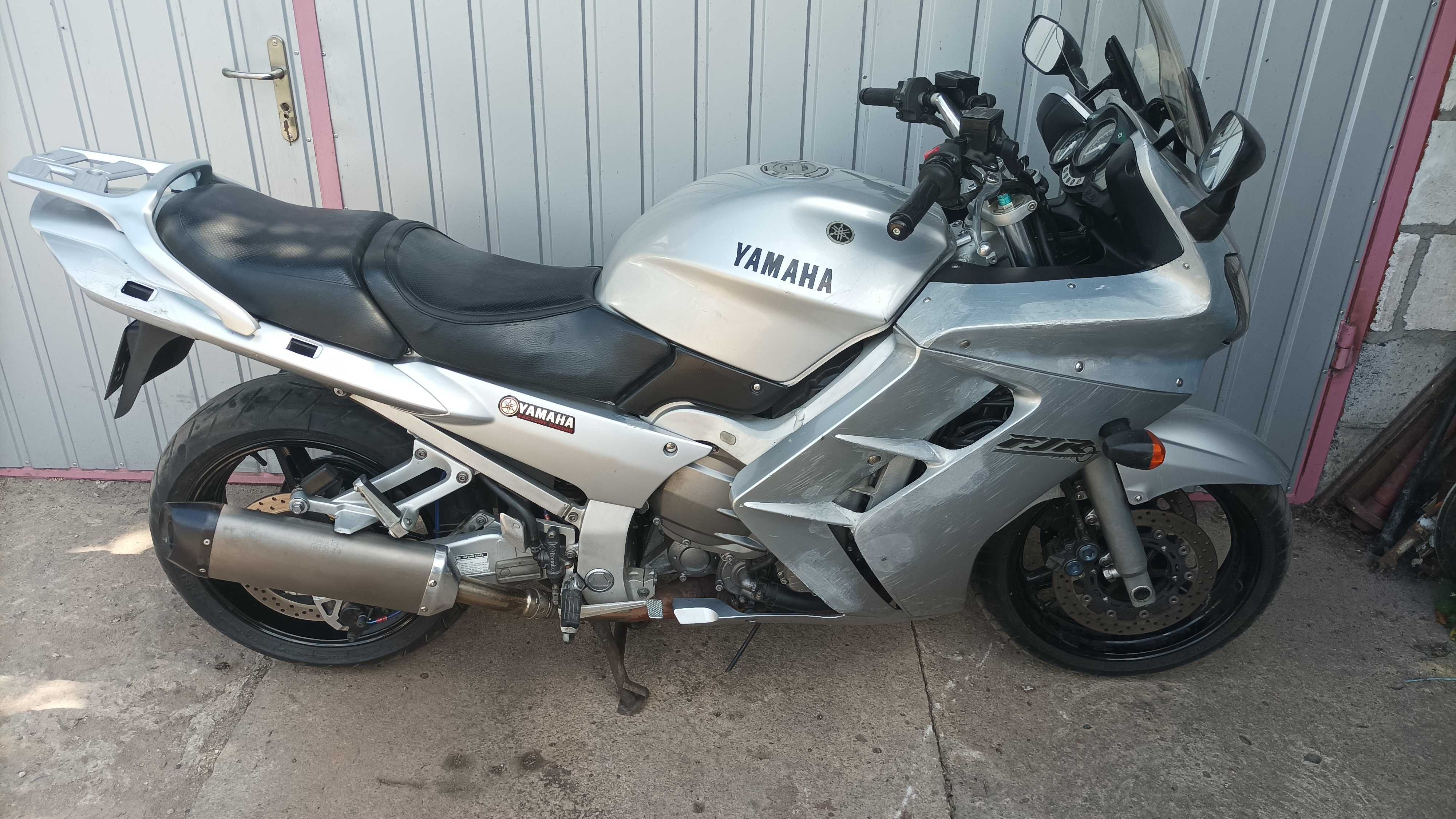 Sprzedam motocykl uszkodzony Yamaha fjr 1300