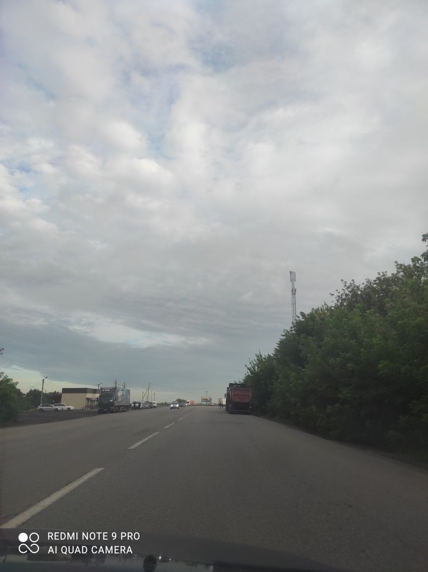 Продам землю біля траси