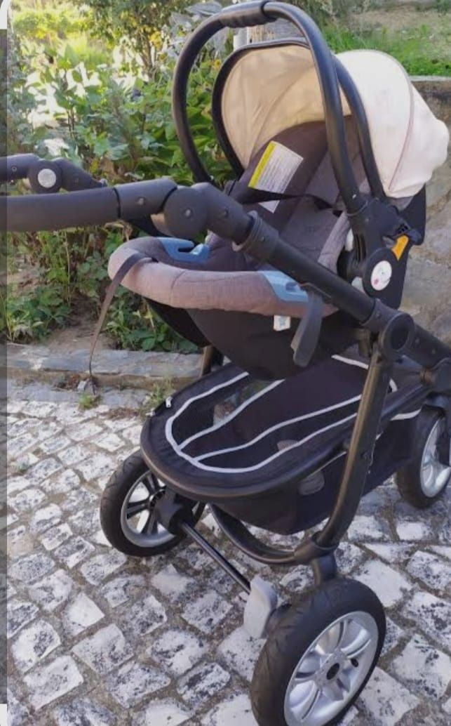 Carrinho completo de bebé
