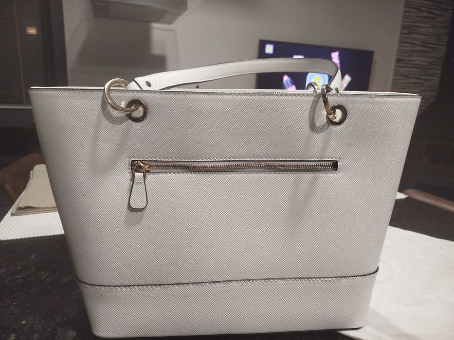 Mala GUESS como nova