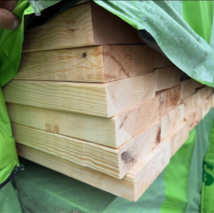 Drewno konstrukcyjne suche 16%, sosna skandynawska 45x145.