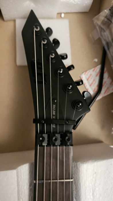 ESP LTD Arrow Black metal floyd rose stalowe progi steel emg