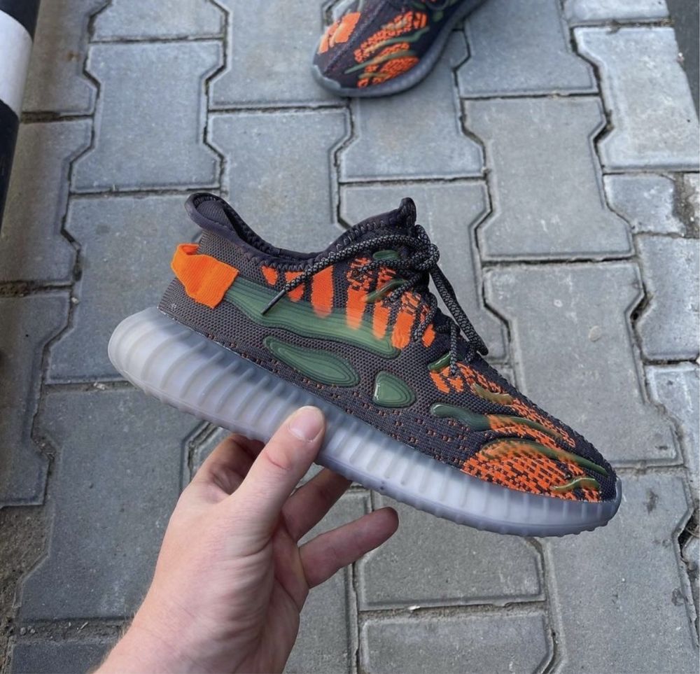 Кроссовки  текстильные дымчатая подошва Yeezy Black 36,37,38,39,40,41