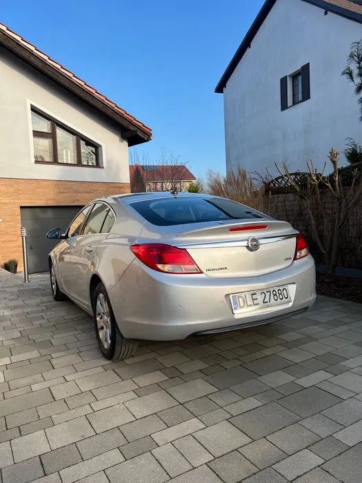 Opel insignia sedan